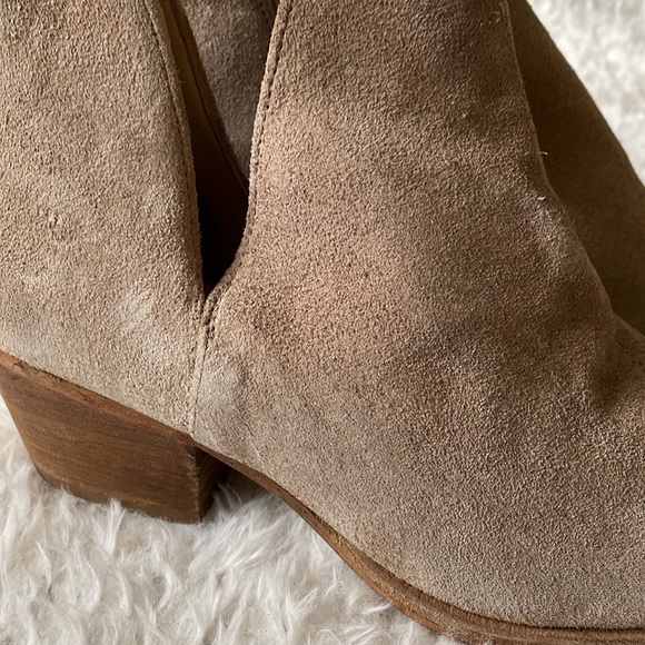 Free people Charm double V taupe suede booties 6 - Picture 8 of 12